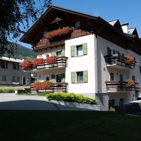 Appartamento Casa Le Rondini Valdisotto Esterno foto