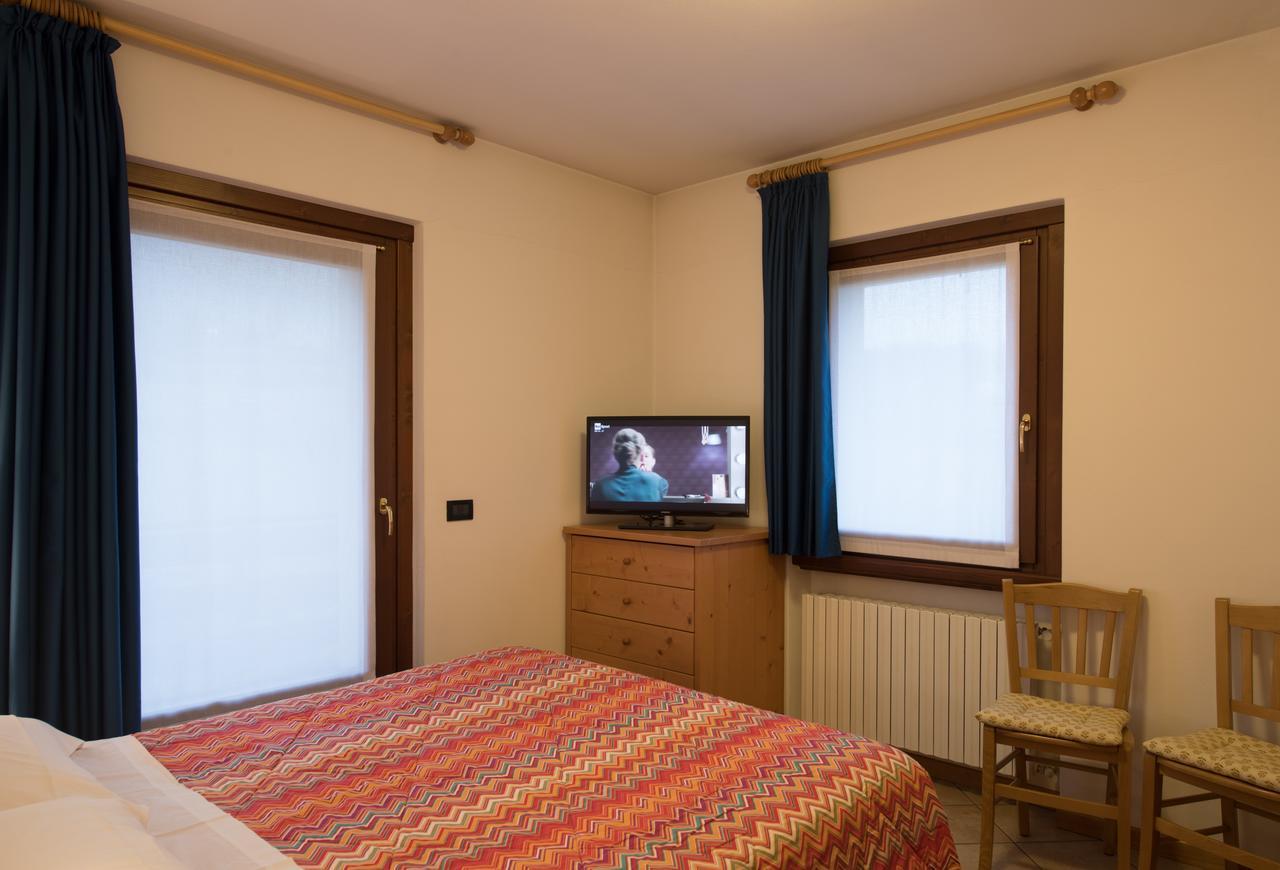 Appartamento Casa Le Rondini Valdisotto Esterno foto