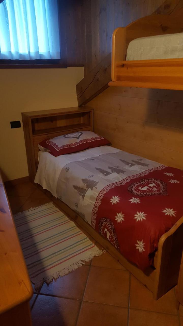 Appartamento Casa Le Rondini Valdisotto Esterno foto