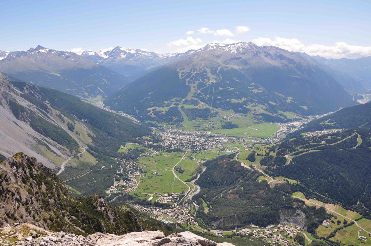 Appartamento Casa Le Rondini Valdisotto Esterno foto